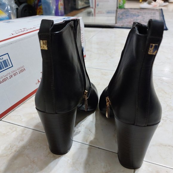 Nine West Black Heeled Winter Modern Boots SIZE 5 - Picture 3 of 11